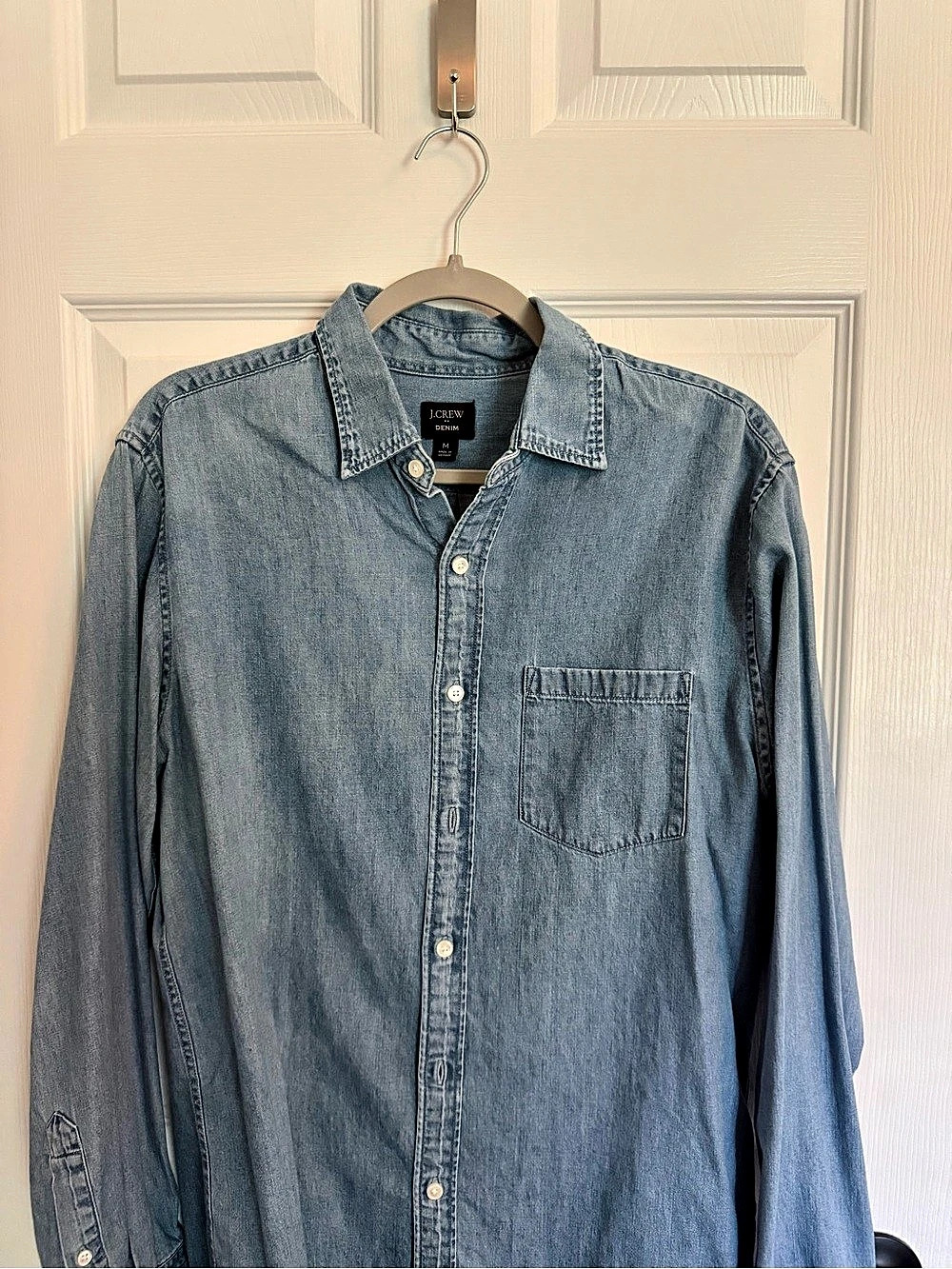 J.Crew Men's Chambray Denim Button Down Shirt Size Medium